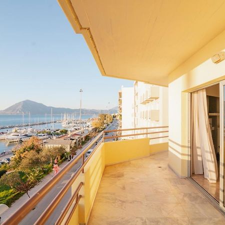 Sea Front Luxury Apartment Patras Esterno foto