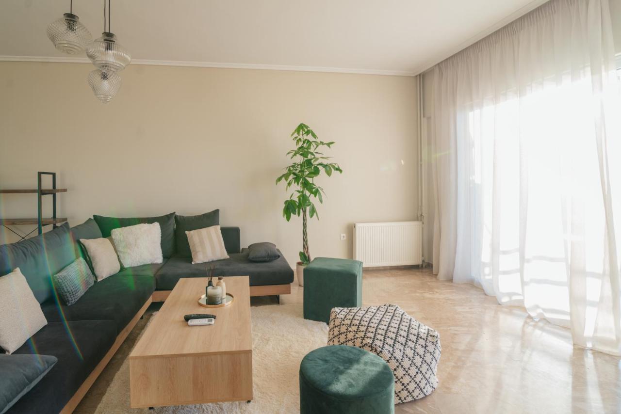Sea Front Luxury Apartment Patras Esterno foto