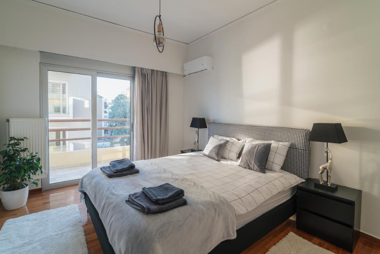 Sea Front Luxury Apartment Patras Esterno foto