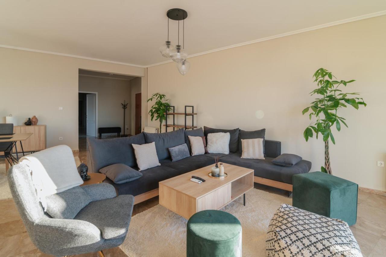 Sea Front Luxury Apartment Patras Esterno foto