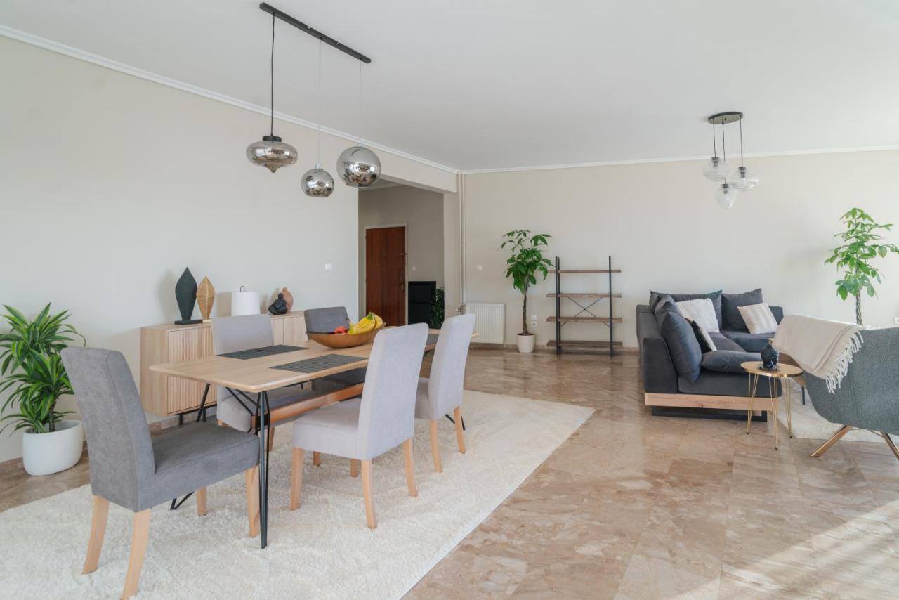Sea Front Luxury Apartment Patras Esterno foto