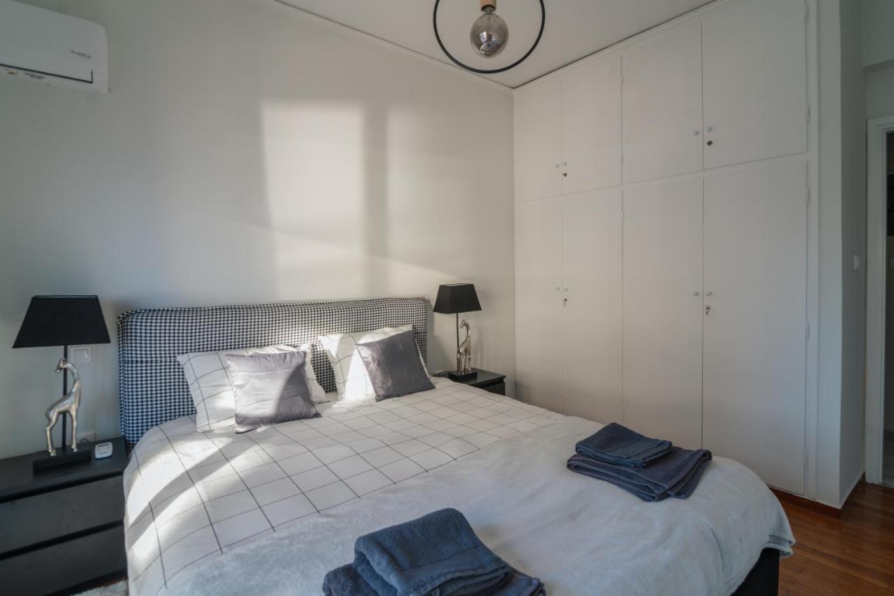 Sea Front Luxury Apartment Patras Esterno foto